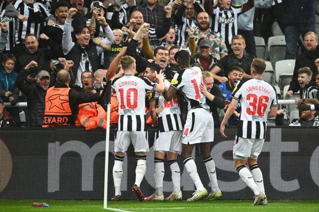 EDITORIAL USE ONLY No use with unauthorised audio, video, data, fixture lists, club league logos or live services. Online in-match use limited to 120 images, no video emulation. No use in betting, games or single club league player publications. Newcastle United v Paris Saint Germain, UEFA Champions League, Group F, Football, St James Park, Newcastle, UK - 04 Oct 2023 EDITORIAL USE ONLY No use with unauthorised audio, video, data, fixture lists, club league logos or live services. Online in-match use limited to 120 images, no video emulation. No use in betting, games or single club league player publications. Copyright: xRichardxLee Shutterstockx 14134540ae