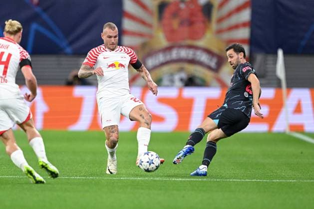 04 10 2023, Football, Champions League, 2 match day, 2023 2024 season, RB Leipzig Manchester City, David Raum RB Leipzig , Bernardo Silva Manchester City xRHR PHOTO TKx Copyright: RHR-FOTOx RHR-FOTO TK