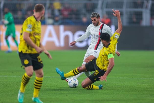 04 10 2023, football, 2023 2024 season, UEFA Champions League, group stage, Borussia Dortmund AC Milan, v l Theo Hernandez AC Milan , Emre Can Borussia Dortmund , Dortmund Signal Iduna Park NRW Germany xRHR PHOTO DEx Copyright: DennisxEwert RHR-FOTOx RHR-FOTO DE