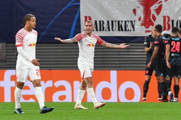 Football, Men, 2023 2024 season, UEFA Champions League Group G, Matchday 2 , RB Leipzig Manchester City, v l Xavi Simons RB Leipzig and David Raum RB Leipzig disappointed, disappointed, 04 10 2023, Copyright: xSebastianxRäppold MatthiasxKochx