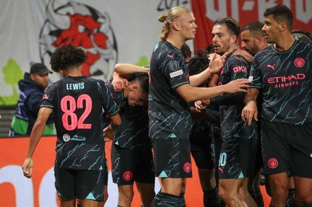 04 10 2023, xtgx, football UEFA Champions League, RB Leipzig Manchester City emspor, v l Phil Foden Manchester City, 47 jubilation, goal jubilation, cheers about the goal, celebrate the goal, celebration DFL DFB REGULATES PROHIBIT ANY USE OF PHOTOGRAPHS AS IMAGE SEQUENCES AND OR QUASI VIDEO Leipzig