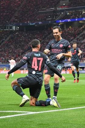 Phil Foden Manchester City li , scores the 0 1, Bernardo Silva Manchester City r , congratulates RB Leipzig vs Manchester City, football, Champions League, preliminary round, 2 match day, season 2023 2024, 04 10 2023 RB Leipzig vs Manchester City, football, Champions League, preliminary round, 2 match day, season 2023 2024, 04 10 2023 Leipzig Copyright: xEibner-Pressefoto BertxHarzerx EP_BHR