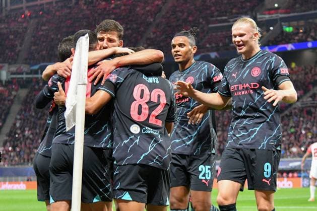 Manchester City team celebrates 0 1, Erling Haaland Manchester City re RB Leipzig vs Manchester City, football, Champions League, preliminary round, match day 2, 2023 2024 season, 04 10 2023 RB Leipzig vs Manchester City, football, Champions League, preliminary round, match day 2, 2023 2024 season, 04 10 2023 Leipzig Copyright: xEibner-Pressefoto BertxHarzerx EP_BHR
