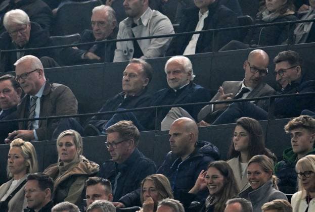 Rudi Völler DFB sports director , re , with managing director Hans Joachim Watzke Borussia Dortmund 04 10 2023, Football Champions League, season 2023 2024, preliminary round, 2 matchday, Borussia Dortmund AC Milan Dortmund Signal Iduna Park Nordrhein Westfalen Germany Team2