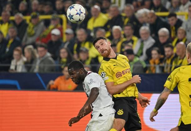 Salih Özcan Borussia Dortmund , Salih Oezcan, r , vs Yunus Musah AC Milan 04 10 2023, Football Champions League, 2023 2024 season, preliminary round, matchday 2, Borussia Dortmund AC Milan Dortmund Signal Iduna Park Nordrhein Westfalen Germany Team2