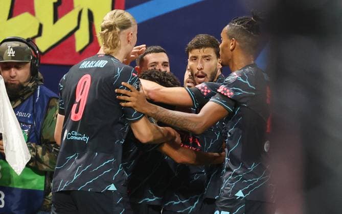 GER, UEFA Champions League, RB Leipzig vs Manchester City 04 10 2023, Leipzig, Red Bull Arena, GER, season 2023 2024, UEFA Champions League, Group G, RasenBallsport Leipzig vs Manchester City in picture goal celebration Manchester after goal to 0 1 by Phil Foden DFL regulations prohibit any use of photographs as image sequences and or quasi video