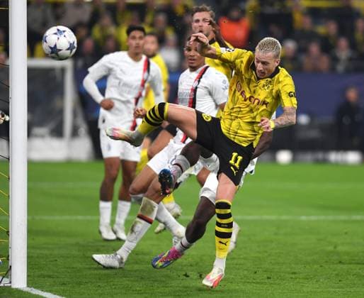 04 10 2023, Dortmund, Germany, Signal Iduna Park, Borussia Dortmund vs AC Milan UEFA Champions League 2023 2024 Group F, Marco Reus Borussia Dortmund in action, on the ball, individual action Photo Ralf Treese Dortmund Signal Iduna Park North Rhine Westphalia Germany 521_BVBACM20231004_025 Treese-521