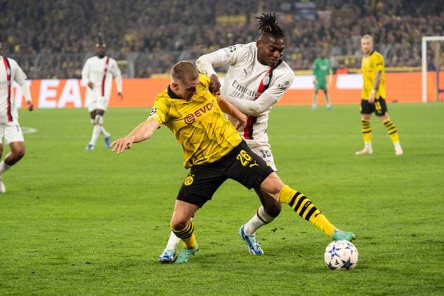 GER, Champions League BV Borussia Dortmund vs AC Milan Milan 04 10 2023, Signal Iduna Park, Dortmund, GER, Champions League BV Borussia Dortmund vs AC Milan Milan In the picture duel between Julian Ryerson BV Borussia Dortmund, 26 and Rafael Leao Leao AC Milan Milan, 10 nordphotoxGmbHxx xChristianxSchulze nph000300