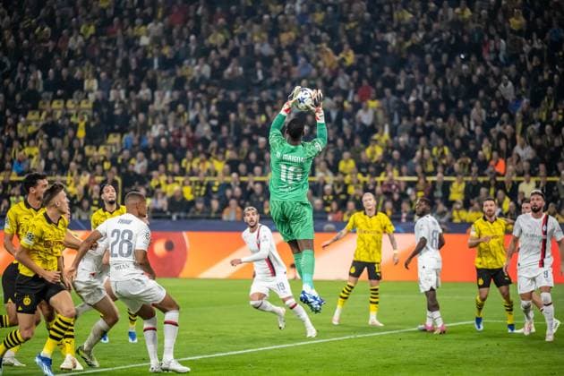 Mike Maignan AC Milan, 16 haelt Ball GER, Borussia Dortmund vs AC Milan, Football, UEFA Champions League, Matchday 2, Season 2023 2024, 04 10 2023, Borussia Dortmund vs AC Milan, Football, UEFA Champions League, Matchday 2, Season 2023 2024, 04 10 2023 Dortmund Copyright: xEibner-Pressefoto HeshamxElsherix EP_HEF