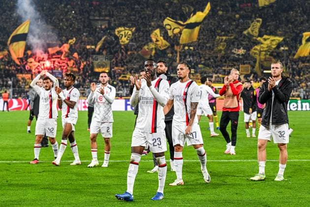 DORTMUND - AC Milan players thank supporters during the UEFA Champions League match between Borussia Dortmund and AC Milan at Signal Iduna Park on October 4, 2023 in Dortmund, Germany. ANP Hollandse Hoogte UEFA Champions League 2023 24 2023 2024 xVIxANPxSportx xGerritxvanxKeulenxIVx 480250337 originalFilename: 480250337.jpg