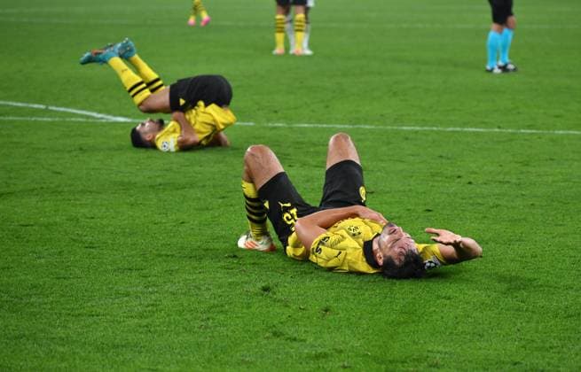 Mats Hummels Borussia Dortmund , front, and Emre Can Borussia Dortmund after the final whistle 04 10 2023, Football Champions League, 2023 2024 season, preliminary round, matchday 2, Borussia Dortmund AC Milan Dortmund Signal Iduna Park Nordrhein Westfalen Germany. Team2