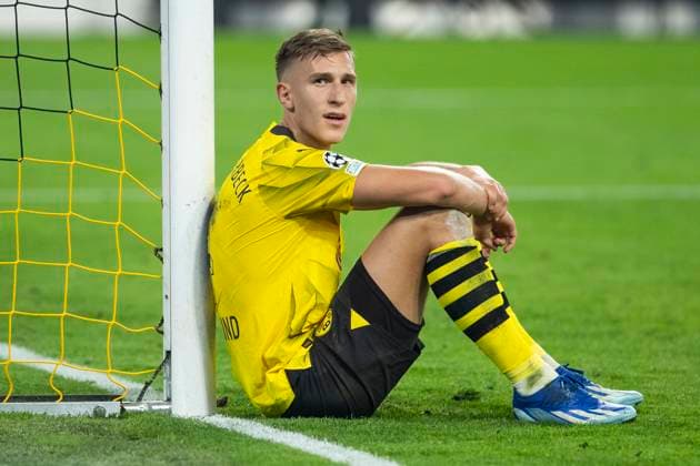 UEFA Champions League, Borussia Dortmund AC Milan, 04 10 2023 Nico Schlotterbeck Borussia Dortmund, 4 after final whistle, UEFA Champions League, Borussia Dortmund AC Milan, 2 group match, on 4 10 2023, Signal Iduna Park, Dortmund UEFA regulations prohibit any use of photographs as image sequences and or quasi video Copyright: xBEAUTIFULxSPORTS Meuselx