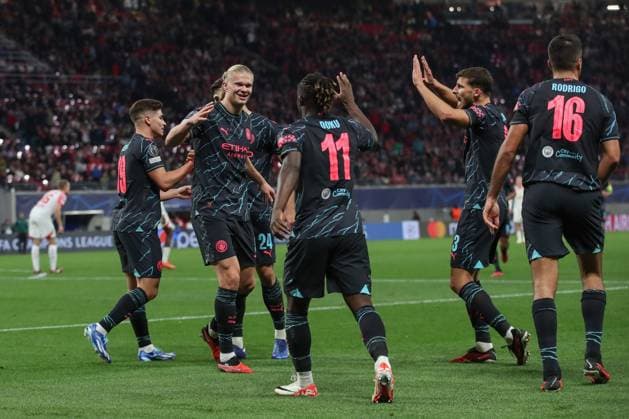 04 10 2023, xtgx, football UEFA Champions League, RB Leipzig Manchester City emspor, v l Jeremy Doku Manchester City, 11 jubilation, goal jubilation, cheers about the goal, celebrate the goal, celebration DFL DFB REGULATIONS PROHIBIT ANY USE OF PHOTOGRAPHS AS IMAGE SEQUENCES AND OR QUASI VIDEO Leipzig