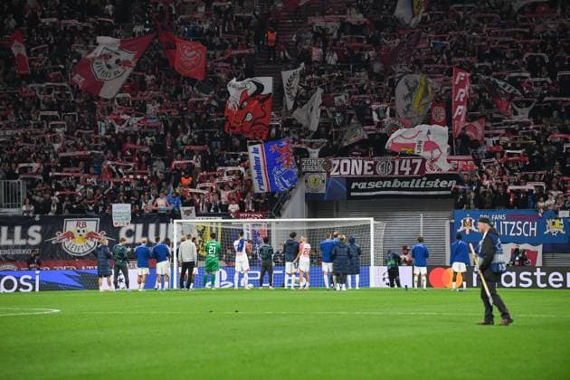 Football, Men, 2023 2024 season, UEFA Champions League Group G, Matchday 2 , RB Leipzig Manchester City, v l The players of RB Leipzig in front of the fan curve, 04 10 2023, Copyright: xSebastianxRäppold MatthiasxKochx