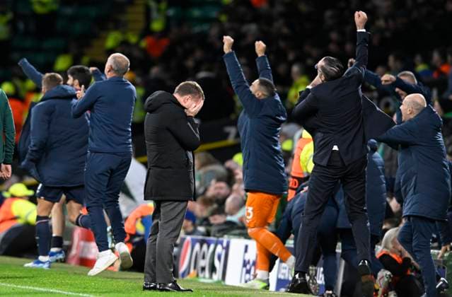 Sport Bilder des Tages Glasgow, Scotland, 4th October 2023. Brendan Rodgers Celtic Manager with his head in his hands after Lazio scored an extra time winner during the UEFA Champions League match at Celtic Park, Glasgow. Picture credit should read: Neil Hanna Sportimage EDITORIAL USE ONLY. No use with unauthorised audio, video, data, fixture lists, club league logos or live services. Online in-match use limited to 120 images, no video emulation. No use in betting, games or single club league player publications. SPI-2620-0018