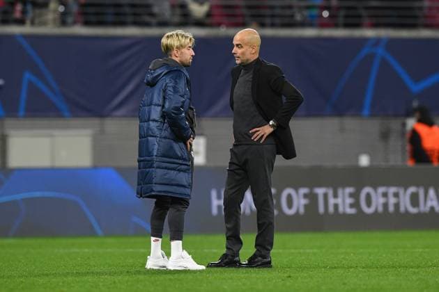 Football, Men, 2023 2024 season, UEFA Champions League Group G, Matchday 2 , RB Leipzig Manchester City, v l Kevin Kampl RB Leipzig and coach Josep Pep Guardiola Manchester City , 04 10 2023, Copyright: xSebastianxRäppold MatthiasxKochx
