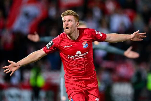 Sport Themen der Woche KW40 Sport Bilder des Tages Mathias Fetsch (Unterhaching, 11) mit Torjubel, Jubel, Torjubel, Torerfolg, celebrate the goal, goal, celebration, Jubel ueber das Tor zum 2:0 durch Mathias Fetsch (Unterhaching, 11), optimistisch, Einzelbild, Aktion, Action, 04.10.2023, Unterhaching (Deutschland), Fussball, 3. Liga, SpVgg Unterhaching - Rot-Weiss Essen, DFB DFL REGULATIONS PROHIBIT ANY USE OF PHOTOGRAPHS AS IMAGE SEQUENCES AND OR QUASI-VIDEO. *** Mathias Fetsch Unterhaching, 11 with goal celebration, celebration, goal, celebration, celebrate the goal, goal, celebration over the goal to the 2 0 by Mathias Fetsch Unterhaching, 11 , optimistic, single picture, action, action, 04 10 2023, Unterhaching Germany , football, 3 Liga, SpVgg Unterhaching Rot Weiss Essen, DFB DFL REGULATIONS PROHIBIT ANY USE OF PHOTOGRAPHS AS IMAGE SEQUENCES AND OR QUASI VIDEO xslx