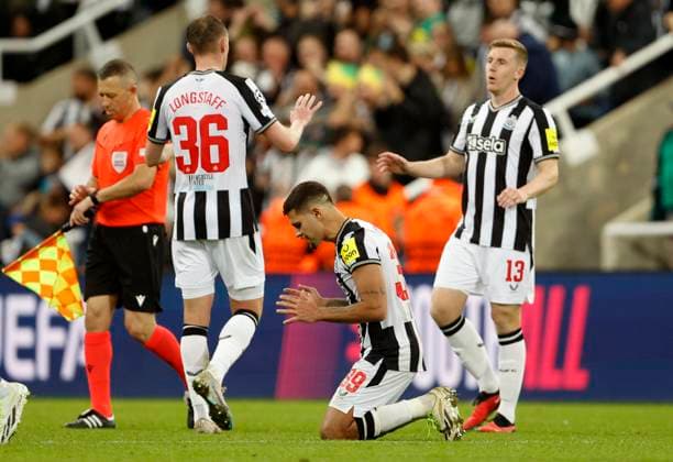 Newcastle United FC v Paris Saint-Germain: Group F - UEFA Champions League 2023 24 Bruno Guimaraes of Newcastle United celebrates after the UEFA Champions League match between Newcastle United and Paris Saint-Germain at St. James Park on October 4, 2023 in Newcastle Upon Tyne, England. Newcastle St. James Park England United Kingdom Copyright: xRichardxSellers Sportsphoto APLx 13956152