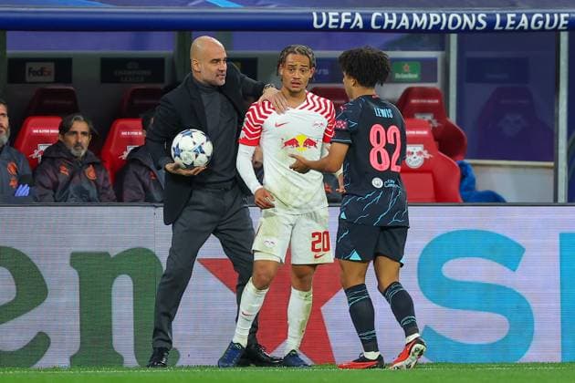 RB Leipzig Manchester City Champions League Leipzig, 04 10 2023, Red Bull Arena, football, men, season 2023 2024, UEFA Champions League, group stage, matchday 2 , RB Leipzig Manchester City 1 3 0 1 , Pictured f l coach Pep Guardiola Manchester City , Xavi Simons RB Leipzig and Rico Lewis 82, Manchester ,