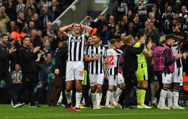 Dan Burn of Newcastle United at full time during the UEFA Champions League match between Newcastle United and Paris Saint Germain at St. James s Park, Newcastle, England on 4 October 2023. Copyright: xAndyxRowlandx PMI-5817-0053