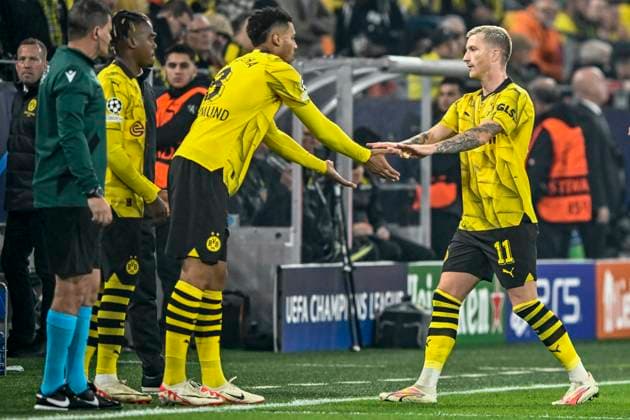 Felix Nmecha 8, Borussia Dortmund comes for Marco Reus 11, Borussia Dortmund 04 10 2023 football, Champions League, Borussia Dortmund vs AC Milan, Signal Iduna Park, Dortmund, NRW Germany Copyright: xpepphotox xHorstxMauelshagenx pep00321, pep_20231004_hm