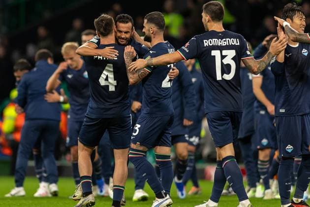 Celtic v SS Lazio Champions League 04 10 2023. Pedro Eliezer Rodriguez Ledesma of SS Lazio surrounded by his team mates at the final whistle following his late goal during the Champions League match between Celtic and SS Lazio at Celtic Park, Glasgow, Scotland on 4 October 2023. Editorial use only , Copyright: xColinxPoultneyx PSI-18177-0157