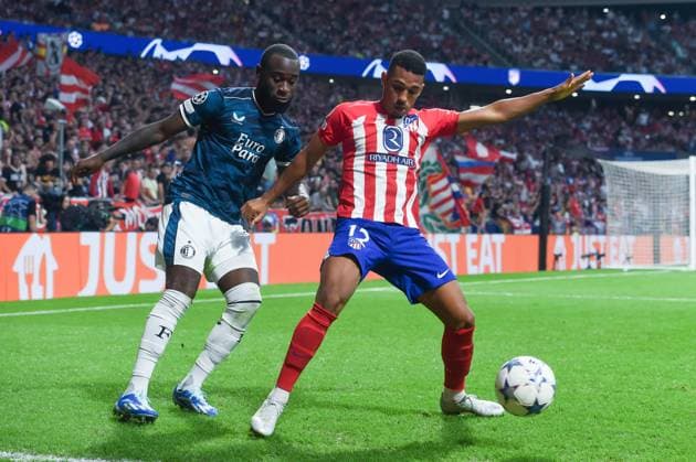 (231005) -- MADRID, Oct. 5, 2023 -- Samuel Lino (R) of Atletico de Madrid vies with Lutsharel Geertruida of Feyenoord during a UEFA Champions League football match between Atletico de Madrid and Feyenoord in Madrid, Spain, Oct. 4, 2023. (Photo by Xinhua) (SP)SPAIN-MADRID-FOOTBALL-UEFA CHAMPIONS LEAGUE-ATLETICO DE MADRID VS FEYENOORD GustavoxValiente 