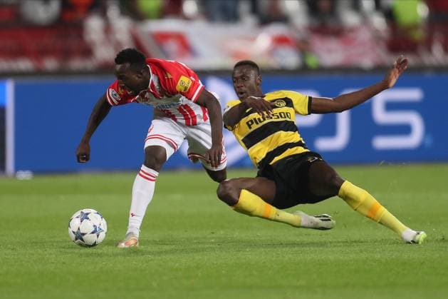 Fußball, CL, Roter Stern Belgrad - BSC Young Boys Bern CRVENA ZVEZDA vs YOUNG BOYS OSMAN BUKARI vs CHEIKH NIASSE football Crvena zvezda, at the match of UEFA Champions League against Young Boys, at stadium Rajko Mitic. Belgrade, 04.10.2023. foto: MN Press FOOTBALL, UEFA CHAMPIONS LEAGUE, CRVENA ZVEZDA vs YOUNG BOYS Belgrade Stadium Rajko Mitic Serbia Copyright: xMarkoxMetlasx xMNxPressx