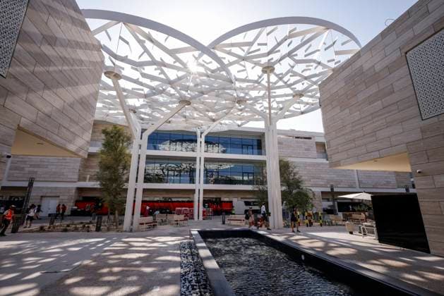 Lusail Circuit paddock ambiance during the 2023 Formula 1 Qatar Grand Prix, 17th round of the 2023 Formula One World Championship, WM, Weltmeisterschaft from October 6 to 8, 2023 on the Lusail International Circuit, in Doha, Qatar - F1 - QATAR GRAND PRIX 2023 DPPI Panoramic  00123038__R5_6044