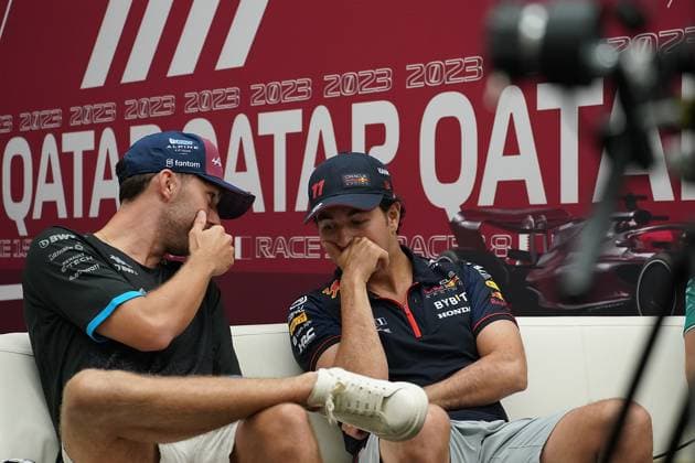 05 10 2023, Losail International Circuit, Doha, Formula 1 Qatar Airways Qatar Grand Prix 2023 ,in picture Pierre Gasly FRA , BWT Alpine F1 Team, Sergio Perez MEX , Oracle Red Bull Racing Doha Losail International Circuit Qatar  eu-images-506