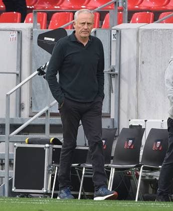 05 10 2023, xhbx, football UEFA Europa League, SC Freiburg West Ham United emspor, v l coach Christian Streich SC Freiburg DFL DFB REGULATIONS PROHIBIT ANY USE OF PHOTOGRAPHS as IMAGE SEQUENCES and or QUASI VIDEO Freiburg
