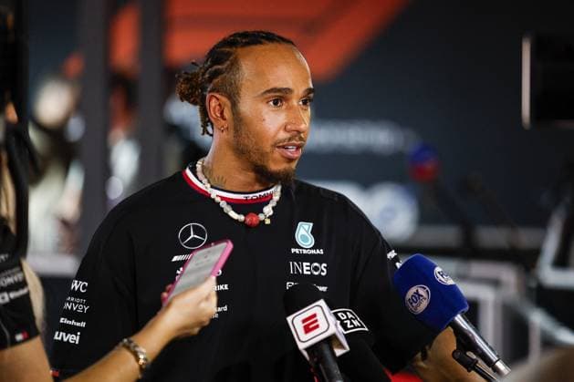 HAMILTON Lewis (gbr), Mercedes AMG F1 Team W14, portrait during the 2023 Formula 1 Qatar Grand Prix, 17th round of the 2023 Formula One World Championship, WM, Weltmeisterschaft from October 6 to 8, 2023 on the Lusail International Circuit, in Doha, Qatar - F1 - QATAR GRAND PRIX 2023 DPPI Panoramic  00123038__R3_9654