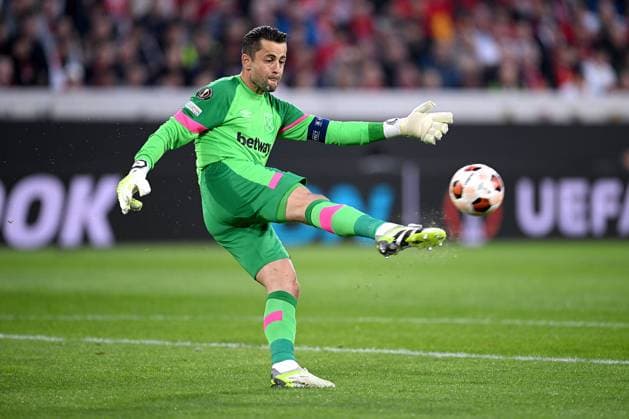 FOOTBALL EUROPE LEAGUE SEASON 2023 2024 preliminary round Group A 2 matchday SC Freiburg West Ham United 05 10 2023 goalkeeper Lukasz Fabianski West Ham United