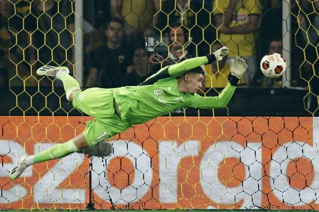 ATHENS - Ajax goalkeeper Jay Gorter during the UEFA Europa League match between AEK Athens and Ajax Amsterdam at the OPAP Arena on October 5, 2023 in Athens, Greece. ANP MAURICE VAN STEEN UEFA Europa League 2023 2024 xVIxANPxSportx xxANPxIVx 480316983 originalFilename: 480316983.jpg