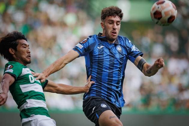 Hidemasa Morita, Matteo Ruggeri during UEFA Europa League 23 24 game between Sporting CP and Atalanta BC at Estadio Jose Alvalade, Lisbon, Portugal. (Maciej Rogowski) Lisbon Estadio Jose Alvalade Portugal Copyright: xMaciejxRogowskix sporting-atalanta-05-10-2023-13