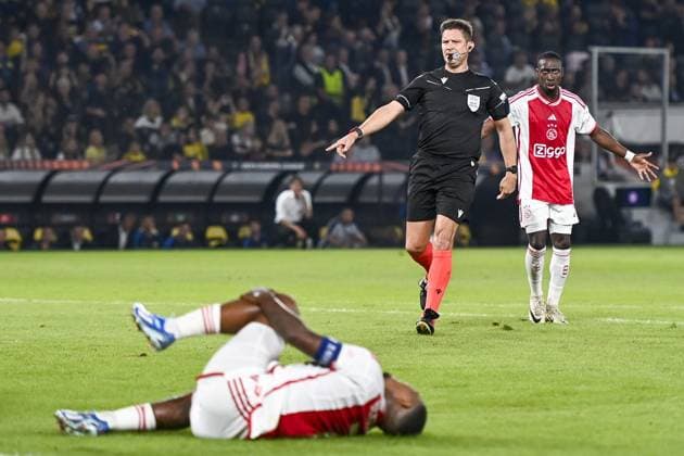 ATHENS, 05-10-2023, OPAP Arena, Europa League Football, season 2023 2024, AEK Athens FC - Ajax, referee Matej Jug give a penalty AEK Athens - Ajax  x22637401x Copyright: