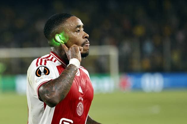 Sport Bilder des Tages ATHENS - Steven Bergwijn of Ajax celebrates the 0-1 during the UEFA Europa League match between AEK Athens and Ajax Amsterdam at the OPAP Arena on October 5, 2023 in Athens, Greece. ANP MAURICE VAN STEEN UEFA Europa League 2023 2024 xVIxANPxSportx xxANPxIVx 480317540 originalFilename: 480317540.jpg