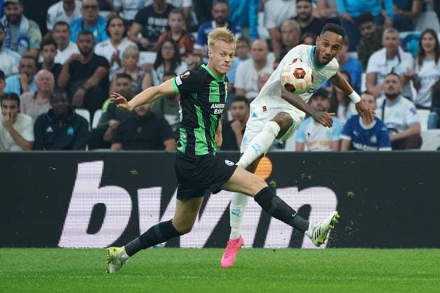Pierre Emerick Aubameyang (Olympique de Marseille) - Jean Paul van Hecke (Brighton FC) FOOTBALL : Olympique de Marseille vs Brighton - Europa League - Phase de groupe - Marseille - 05 10 2023 NorbertScanella Panoramic 