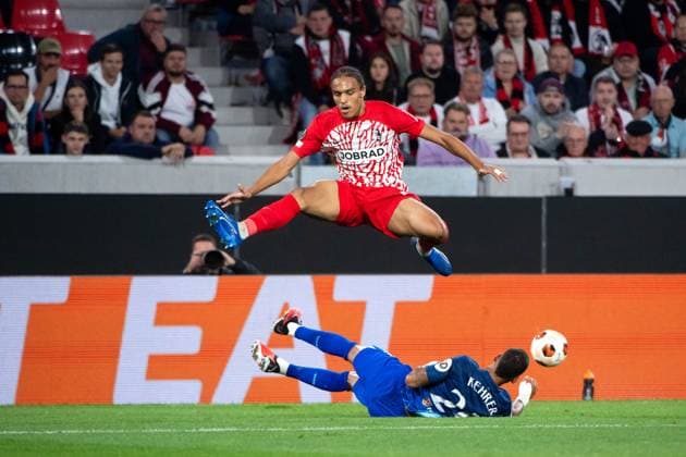 Kiliann Sildillia SC Freiburg, 25 in duel with Thilo Kehrer West Ham United, 24 , GER, SC Freiburg SCF vs West Ham United WHU , Football UEFA Europa League, Group A, Matchday 2, Season 2023 2024, 05 10 2023 GER, SC Freiburg SCF vs West Ham United WHU , Football UEFA Europa League, Group A, Matchday 2, Season 2023 2024, 05 10 2023 Freiburg Copyright: xEibner-Pressefoto Memmlerx EP_MMR