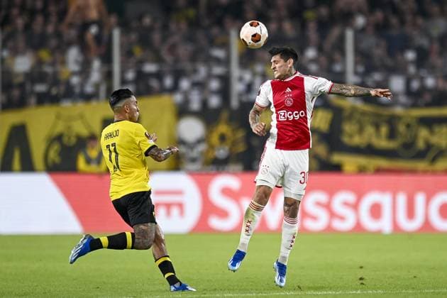 ATHENS, 05-10-2023, OPAP Arena, Europa League Football, season 2023 2024, AEK Athens FC - Ajax, Ajax player Gaston Avila and AEK Athens player Sergio Araujo AEK Athens - Ajax  x22638063x Copyright: