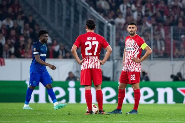 Vincenzo Grifo SC Freiburg, 32 , Nicolas Hoefler SC Freiburg, 27 is angry about the goal to 1 2, GER, SC Freiburg SCF vs West Ham United WHU , Football UEFA Europa League, Group A, Matchday 2, Season 2023 2024, 05 10 2023 GER, SC Freiburg SCF vs West Ham United WHU , Football UEFA Europa League, Group A, Matchday 2, Season 2023 2024, 05 10 2023 Freiburg Copyright: xEibner-Pressefoto Memmlerx EP_MMR