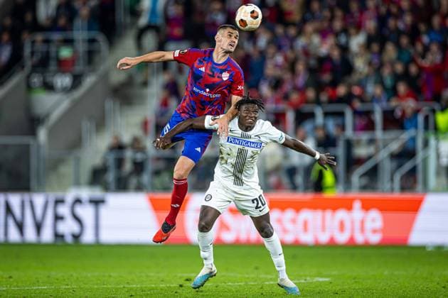 05.10.2023 SOSNOWIEC, ArcelorMittal Park, Zaglebiowski park sportowy, PILKA NOZNA (FOOTBALL), LIGA EUROPY UEFA, UEFA EUROPA LEAGUE , MECZ RAKOW CZESTOCHOWA - STURM GRAZ NZ ADNAN KOVACEVIC SEEDY JATTA FOTO LUKASZ SKWIOT CYFRASPORT NEWSPIX.PL --- Newspix.pl  20231005CSLS069