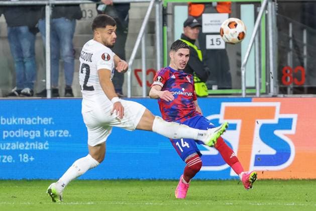 SOSNOWIEC 05.10.2023 MECZ LIGA EUROPY GRUPA D RAKOW CZESTOCHOWA - STURM GRAZ EUROPA LEAGUE GROUP D SEASON 2023 24 RAKOW CZESTOCHOWA - STURM GRAZ JUSUF GAZIBEGOVIC SRDJAN PLAVSIC FOT. MICHAL CHWIEDUK FOKUSMEDIA.COM.PL NEWSPIX.PL --- Newspix.pl  231005CHW068
