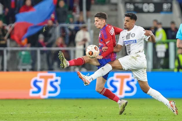 SOSNOWIEC 05.10.2023 MECZ LIGA EUROPY GRUPA D RAKOW CZESTOCHOWA - STURM GRAZ EUROPA LEAGUE GROUP D SEASON 2023 24 RAKOW CZESTOCHOWA - STURM GRAZ BOGDAN RACOVITAN BRYAN TEIXEIRA FOT. MICHAL CHWIEDUK FOKUSMEDIA.COM.PL NEWSPIX.PL --- Newspix.pl  231005CHW087