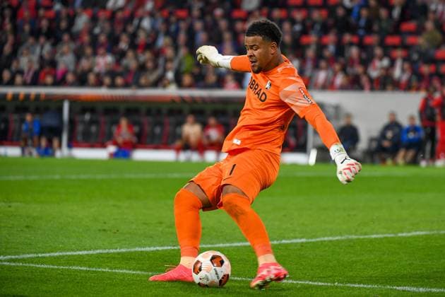 Football Europa League group stage match 02 23 24 SC Freiburg vs West Ham United 05 10 2023 Noah Atubolu SC Freiburg 1 on the ball Football Europa League group stage match 02 SC Freiburg vs West Ham United on Thursday, October 05, 2023 at Europa Park stadium in Freiburg im Breisgau, Germany Copyright: xBEAUTIFULxSPORTS GerdxGruendlx