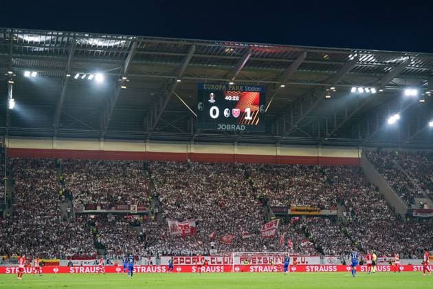 Germany, Freiburg, 5th October 2023: 34 100 fans in the stadium (sold-out crowd) during the UEFA Europa League football match between SC Freiburg and West Ham United at Europa Park Stadium in Freiburg, Germany. (Daniela Porcelli SPP) Copyright: xDanielaxPorcellix xSPPx spp-en-DaPoSp-20231005-DP208878