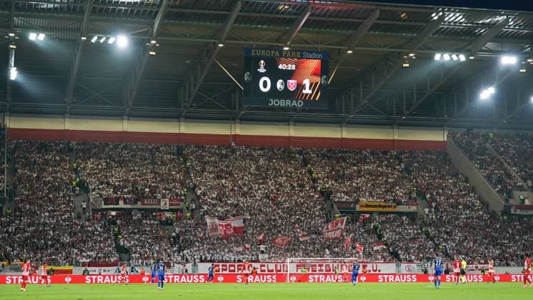 Germany, Freiburg, 5th October 2023: 34 100 fans in the stadium (sold-out crowd) during the UEFA Europa League football match between SC Freiburg and West Ham United at Europa Park Stadium in Freiburg, Germany. (Daniela Porcelli SPP) Copyright: xDanielaxPorcellix xSPPx spp-en-DaPoSp-20231005-DP208879