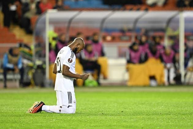 GÖTEBORG 20231005 Qarabags Kevin Medina says a prayer before kick-off during Thursdays Europa League soccer match between BK Häcken and Qarabag FK from Azerbaijan at Ullevi Gothenburg Sweden x9200x  Copyright: xBjörnxLarssonxRosvall TTx EUROPA LEAGUE HÄCKEN-QARABAG