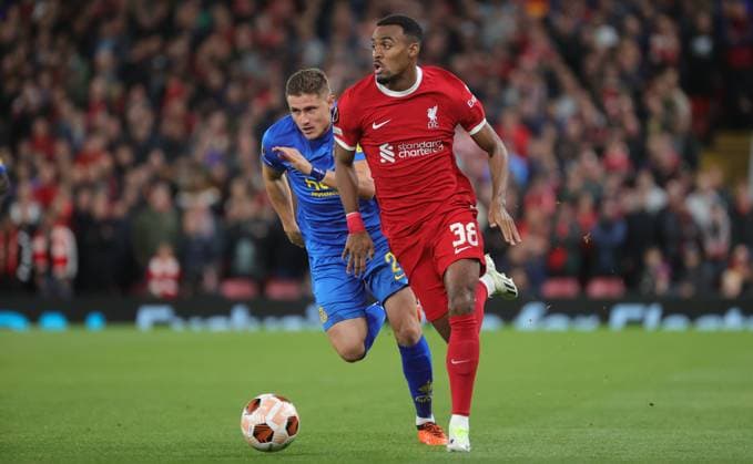 Liverpool s Ryan Gravenberch and Union s Alessio Castro-Montes fight for the ball during a match between Belgian soccer team Royale Union Saint Gilloise and English Liverpool FC, on Wednesday 04 October 2023 in Liverpool, United Kingdom, on day 2 of the group phase of the UEFA Europa League competition, in group E. VIRGINIExLEFOUR  x76447204x