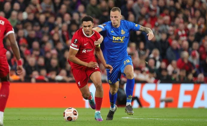 Liverpool s Trent Alexander-Arnold and Union s Gustaf Nilsson fight for the ball during a match between Belgian soccer team Royale Union Saint Gilloise and English Liverpool FC, on Wednesday 04 October 2023 in Liverpool, United Kingdom, on day 2 of the group phase of the UEFA Europa League competition, in group E. VIRGINIExLEFOUR  x76447274x